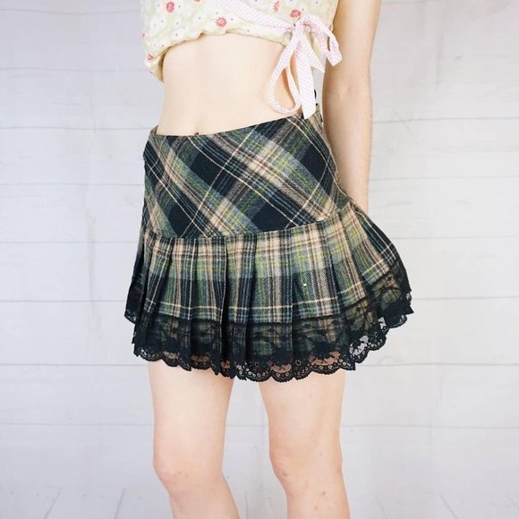 🍓Y2K GREEN TARTAN PLEATED MINI SKIRT WITH LACE TRIM🍓 - Picture 2 of 4